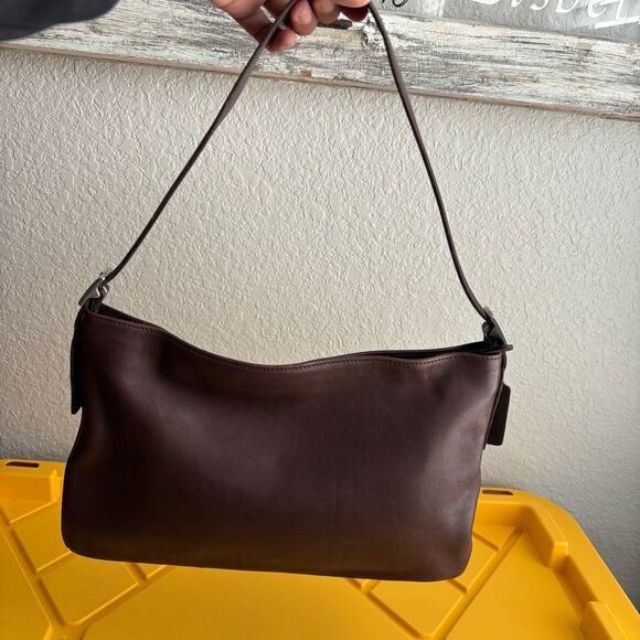 Coach Handbags - Vintage Coach Slim Shoulder Bag 9407